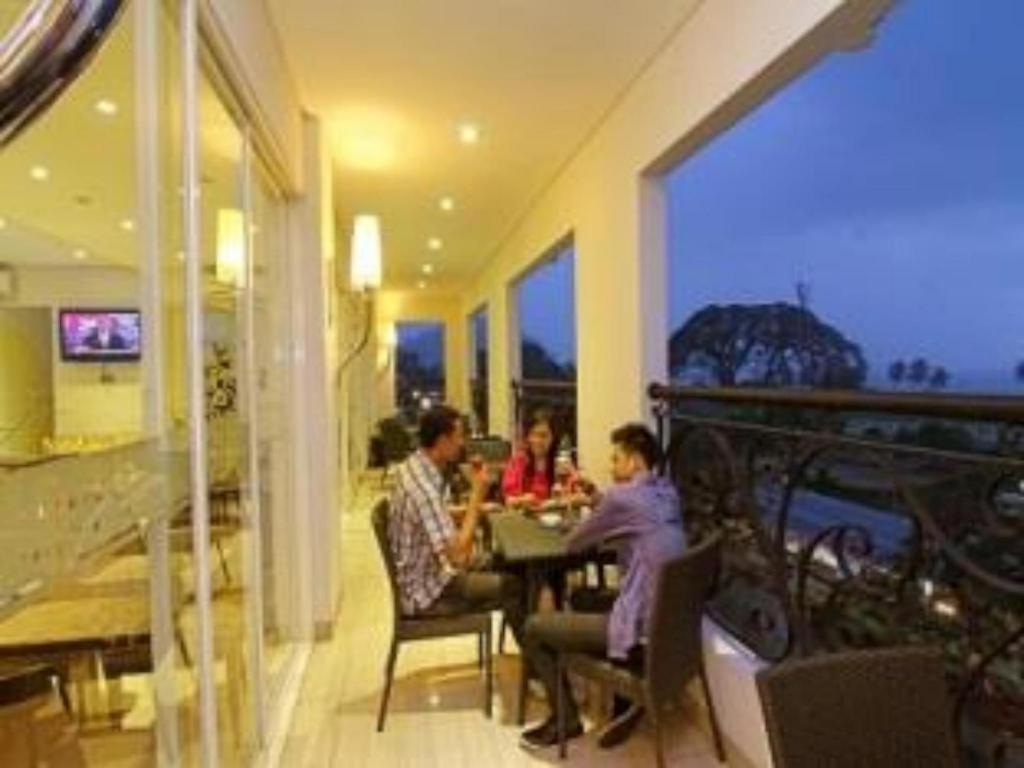 Hw Hotel Padang 外观 照片