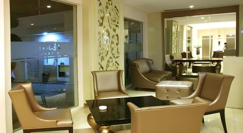 Hw Hotel Padang 外观 照片